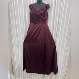 NWT Elegant Burgundy Red Wine Evening Gown with‎ Pockets Corset Back Size 10